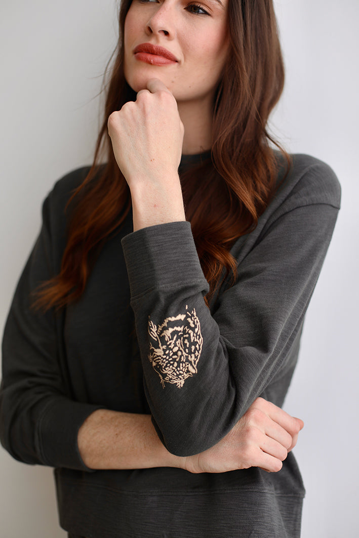 Remera Cheetah Gris