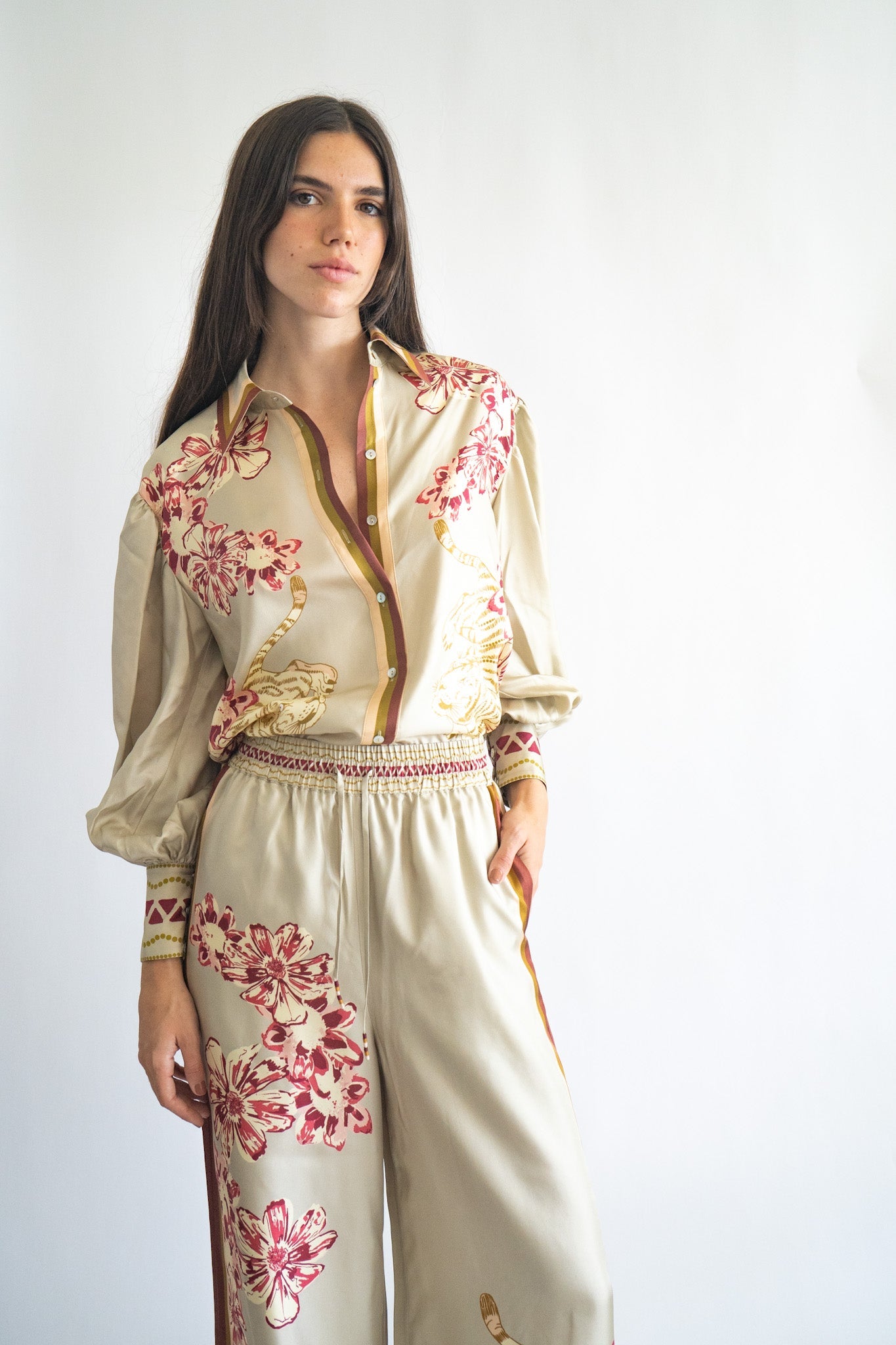 Pantalón Seda Flower Tiger Beige 