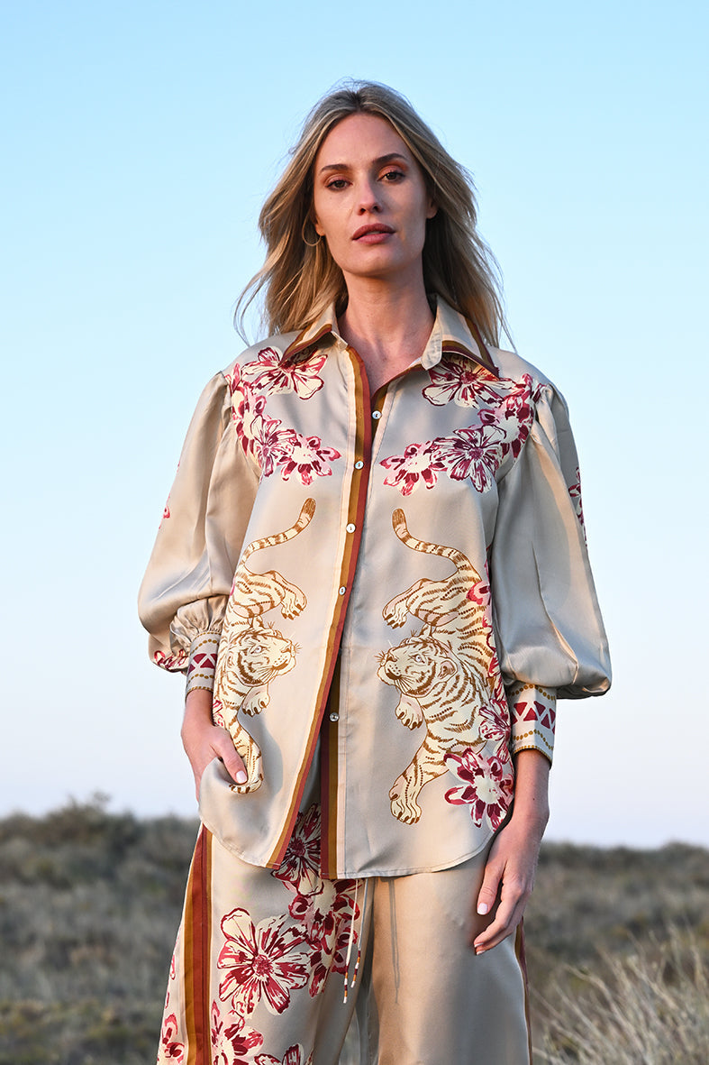 Camisa Seda Flower Tiger Beige