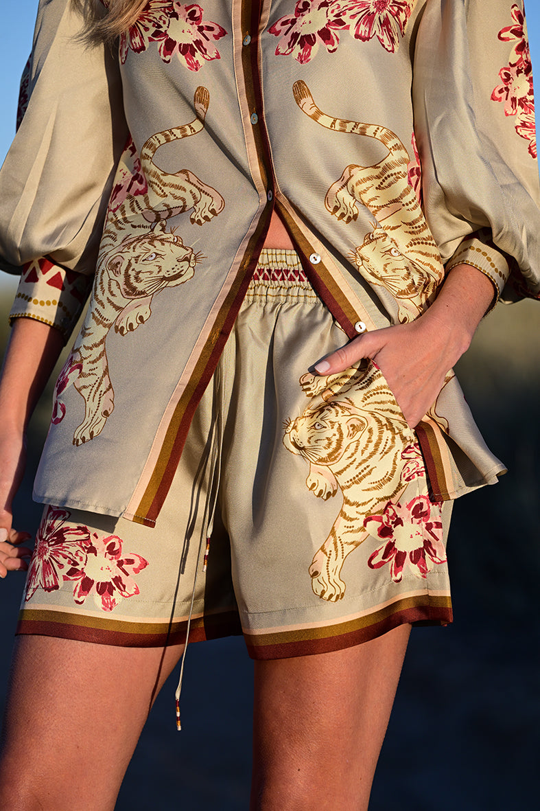 Silk Short Flower Tiger Beige