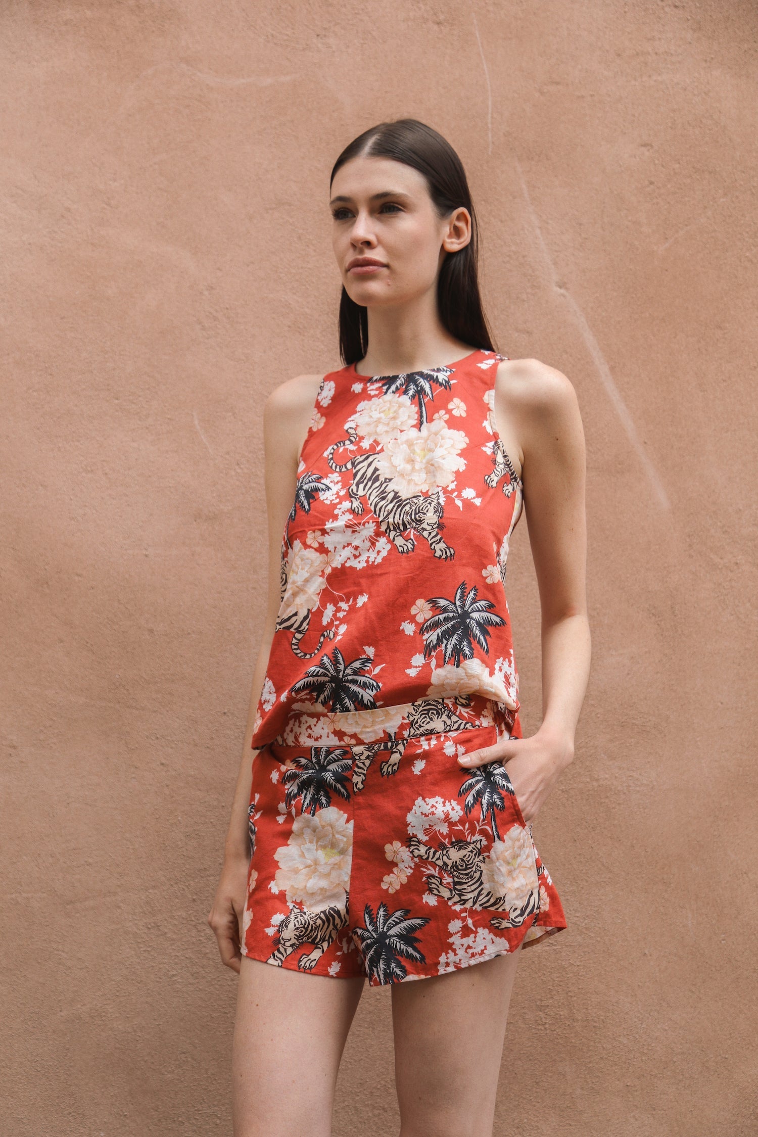 Short Romantic Tiger Ladrillo