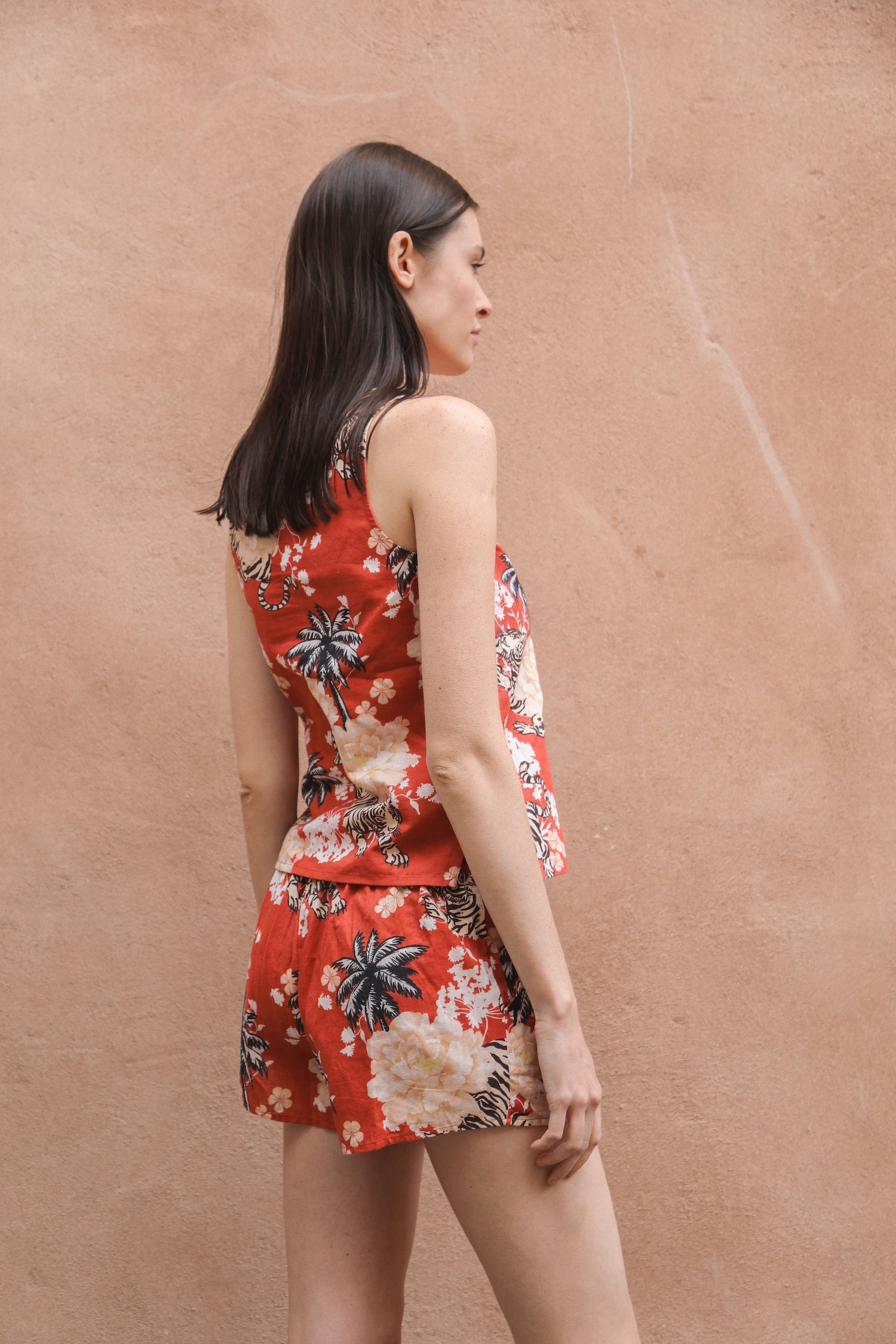 Short Romantic Tiger Ladrillo