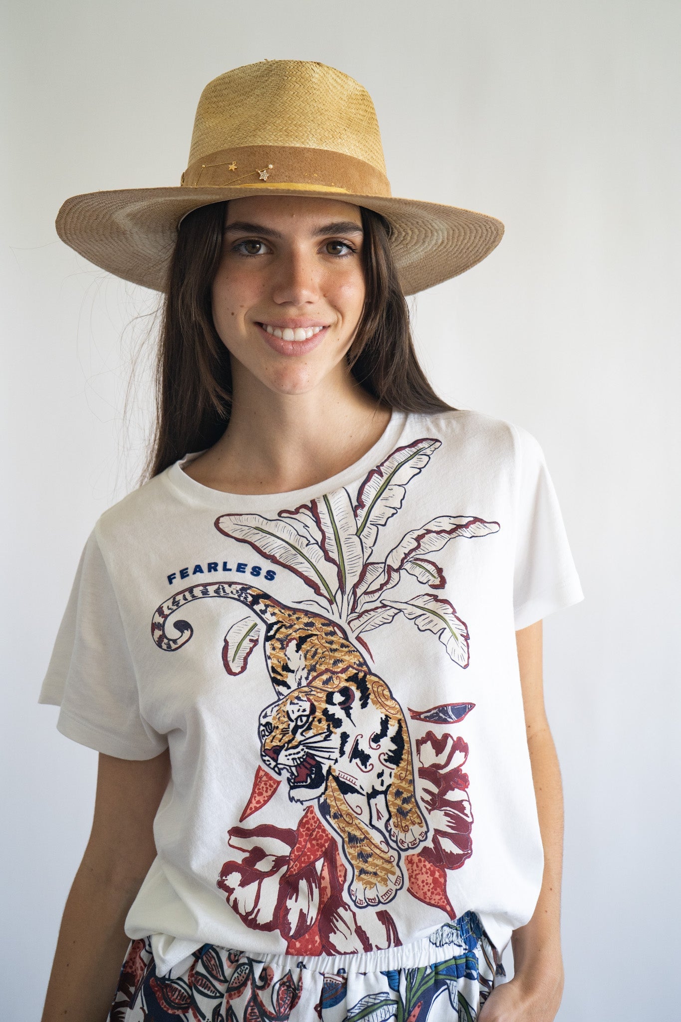 T Shirt Color Tiger White