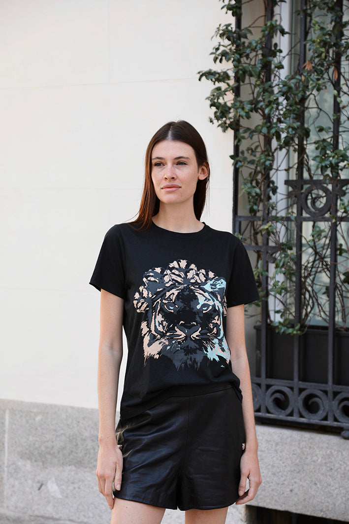 Remera Lion Negro