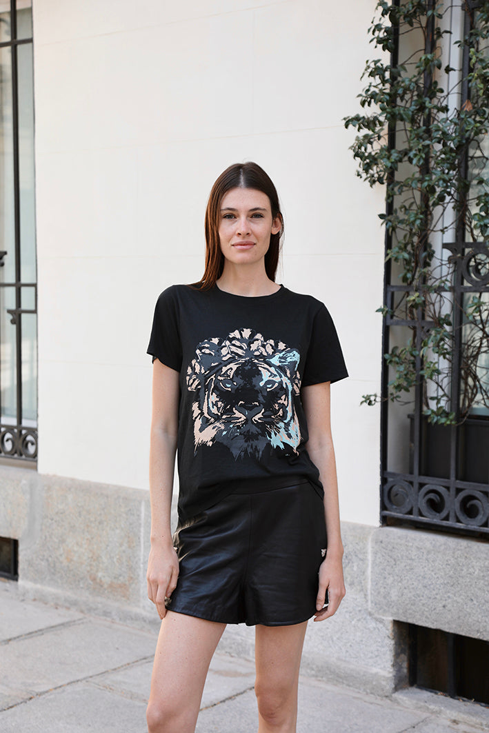 Remera Lion Negro