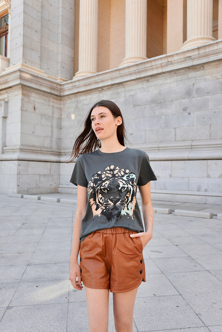 Remera Lion Gris