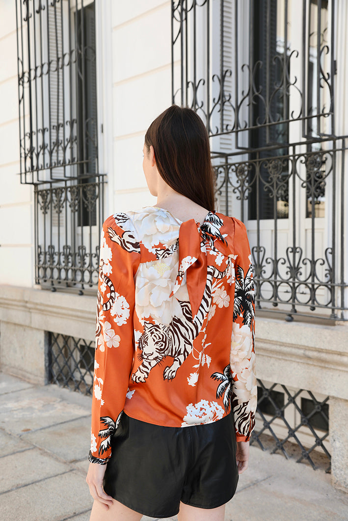 Long Sleeve Top Romantic Tiger Brick